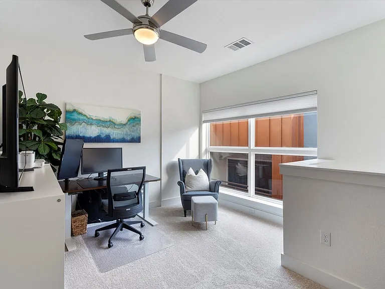2827 Manor Rd #3102 — Photo 12