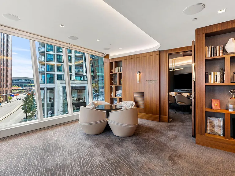 150 Seaport Blvd #C — Photo 28