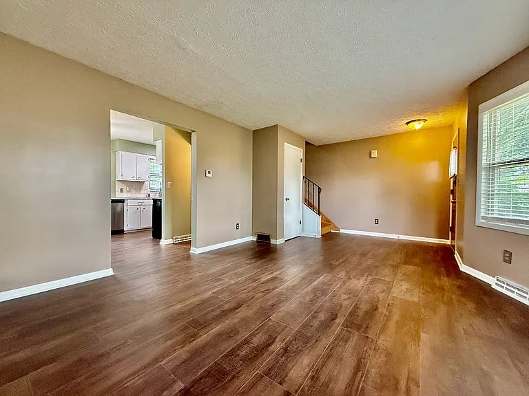 Caleb Ave — Photo 8