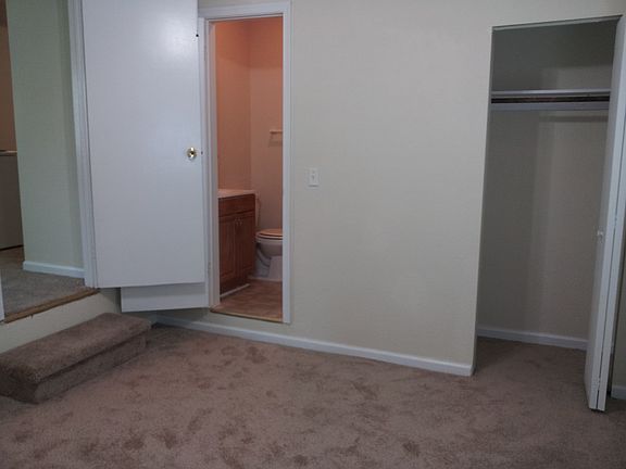 4th image of 303 Gregg Ct