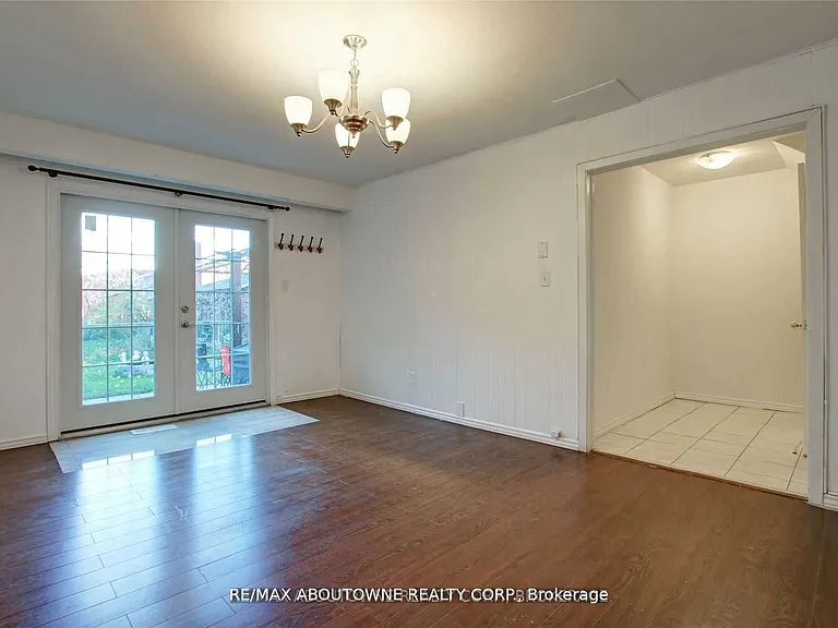 14 Angus Dr #LOWER — Photo 8