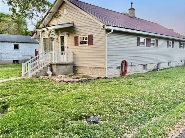 235 Greenwood St, Newport, OH 45768