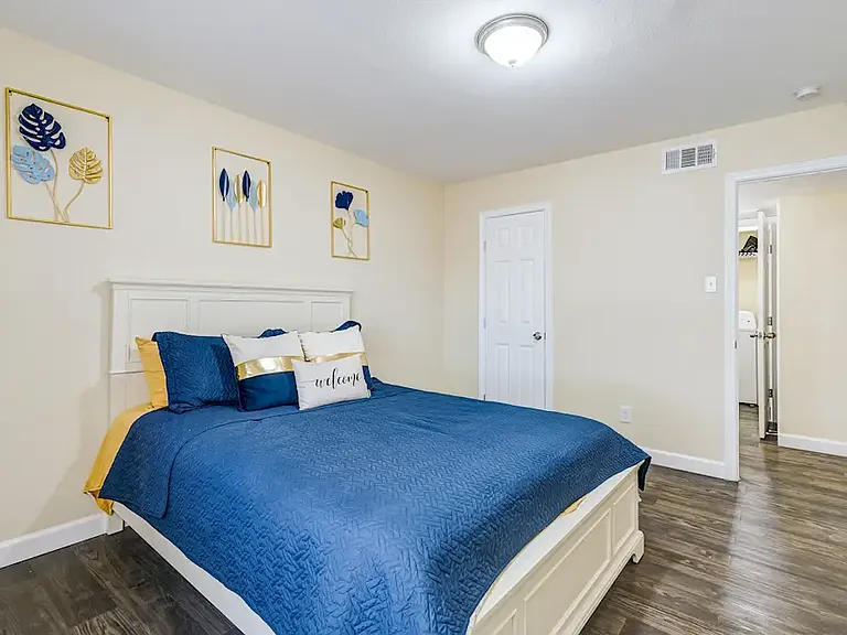 Spring Lake Village Apartments — Photo 15