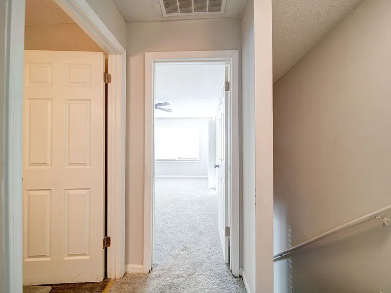 2505 S Charles Blvd — Photo 12