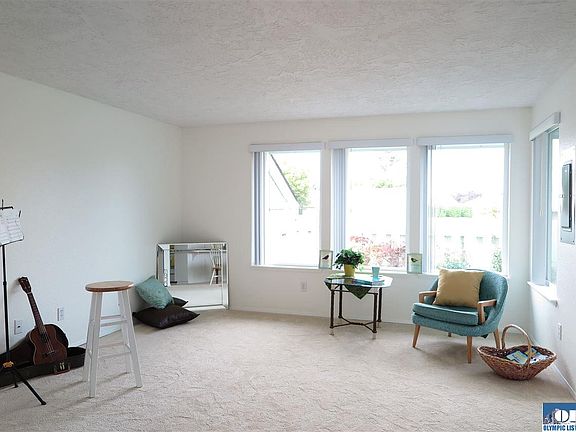 3rd image of 832 N Canterbury Ct #C