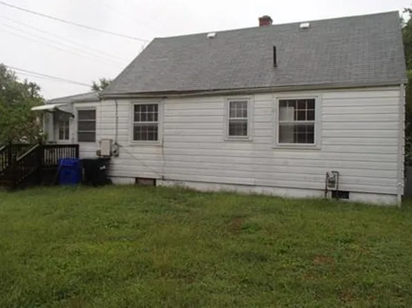 3211 Winchester Dr, Portsmouth, VA 23707