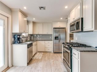 616 SW 9th St, Moore, OK 73160