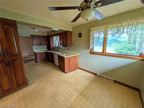 3rd image of 21935 Cottonwood Dr