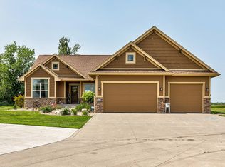 8424 NE 56th St, Bondurant, IA 50035