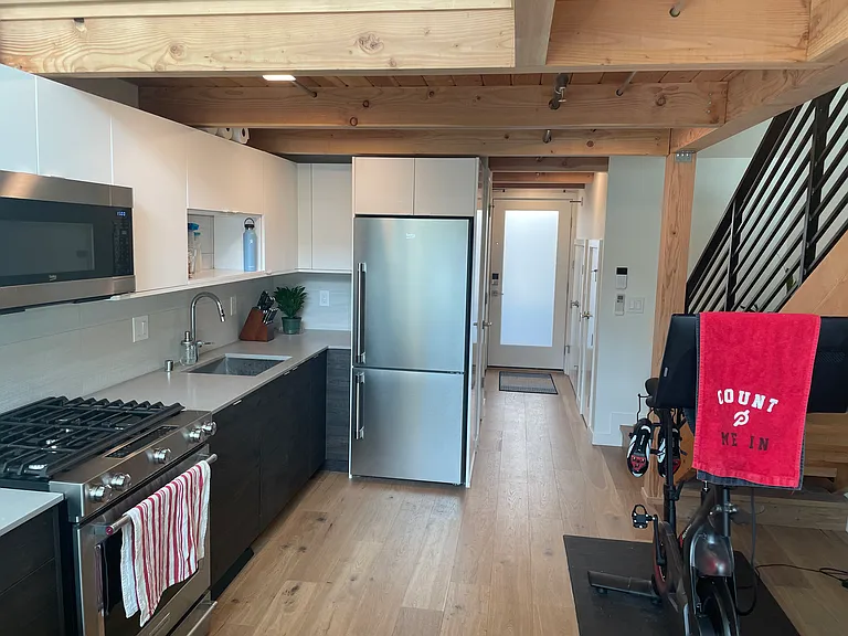 2617 Franklin Ave E #D — Photo 6