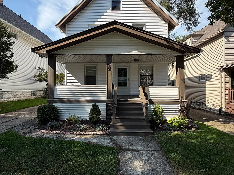 1338 W 64th St