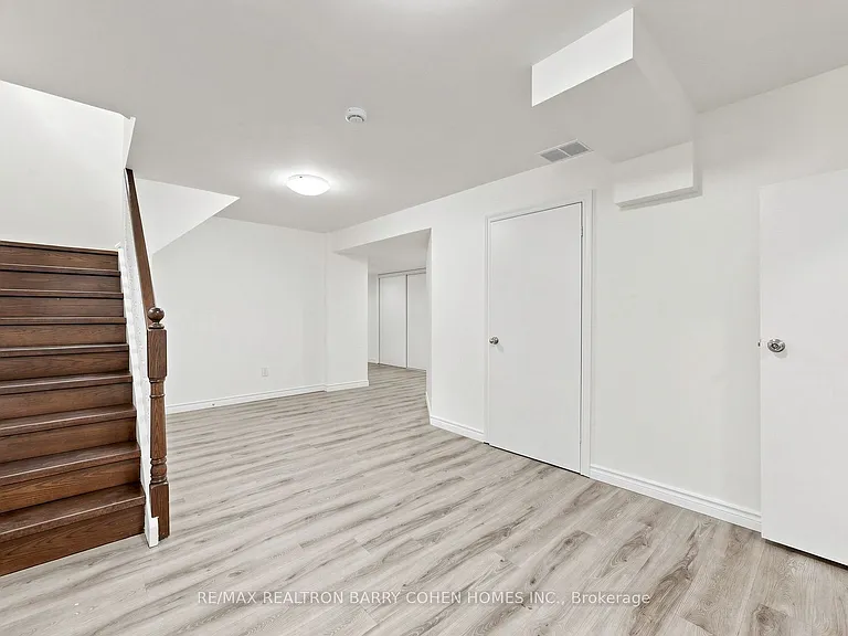 3 Greengate Rd — Photo 32