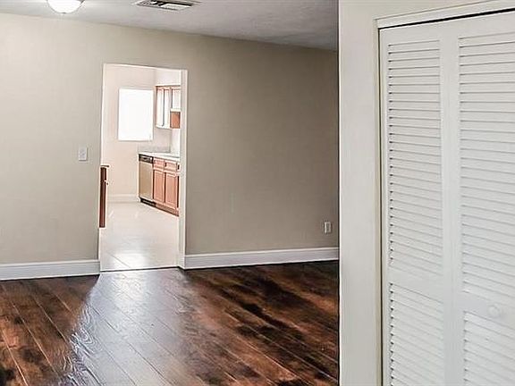 2nd image of 2074 Jessamine Ct