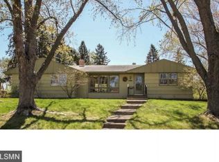 850 Sextant Ave W, Roseville, MN 55113