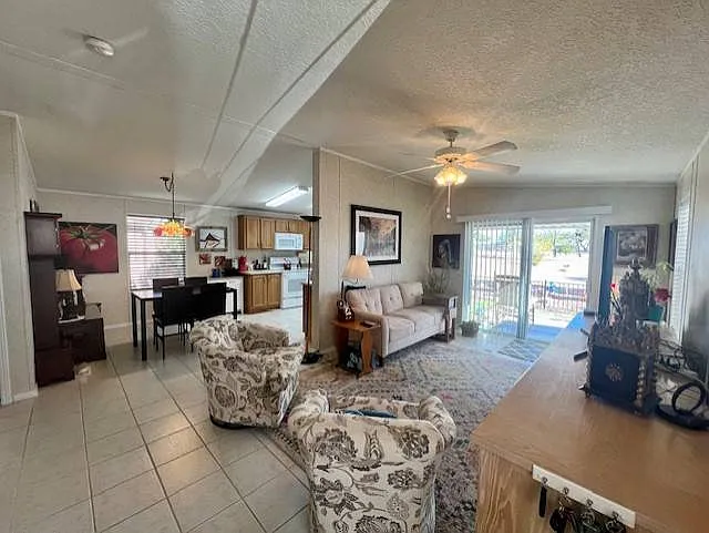 2 bed, 2.0 bath, 1248 sqft, $134,900 — Photo 4