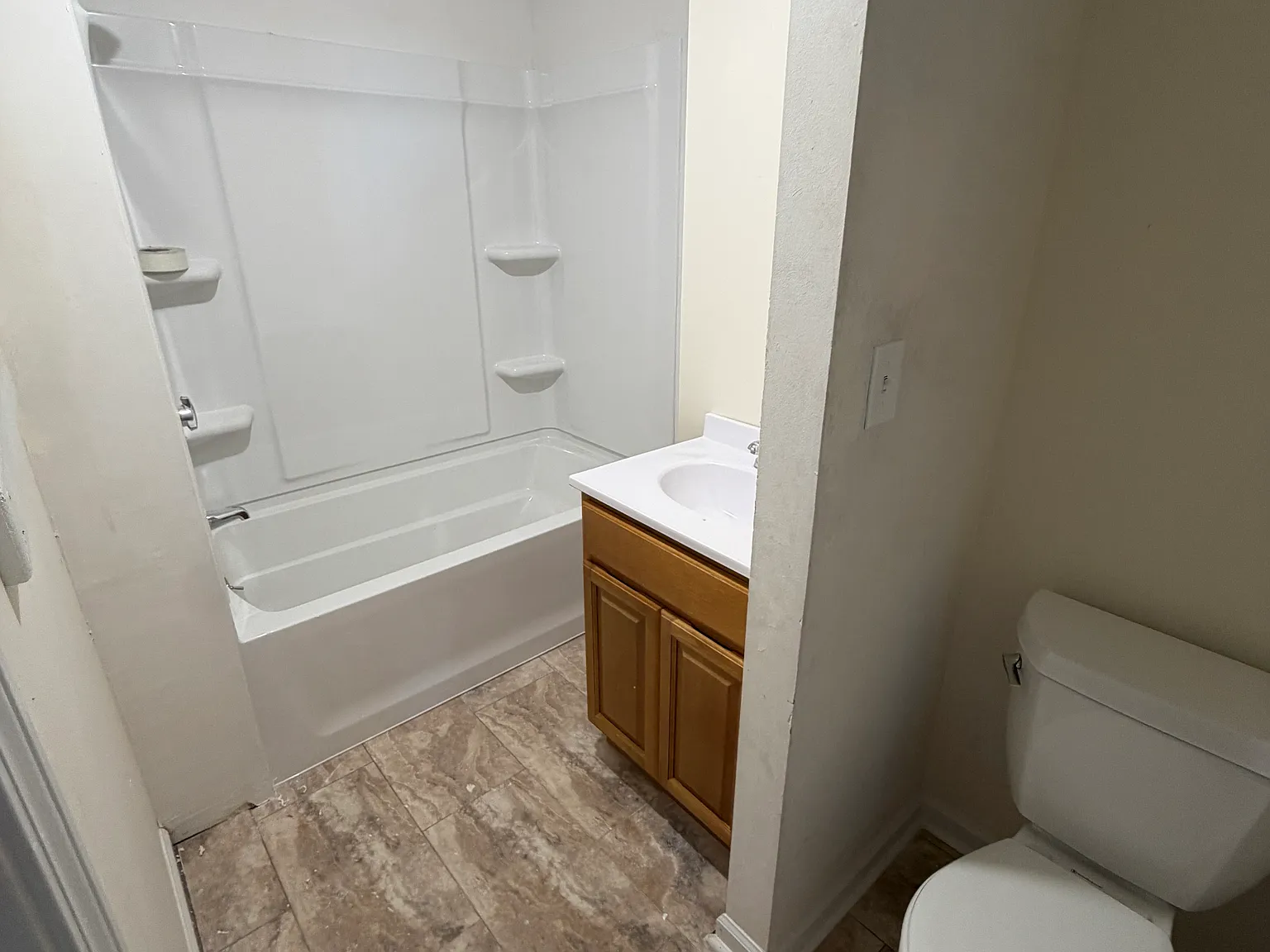 2 bed, 750 sqft, $1,400 — Photo 3