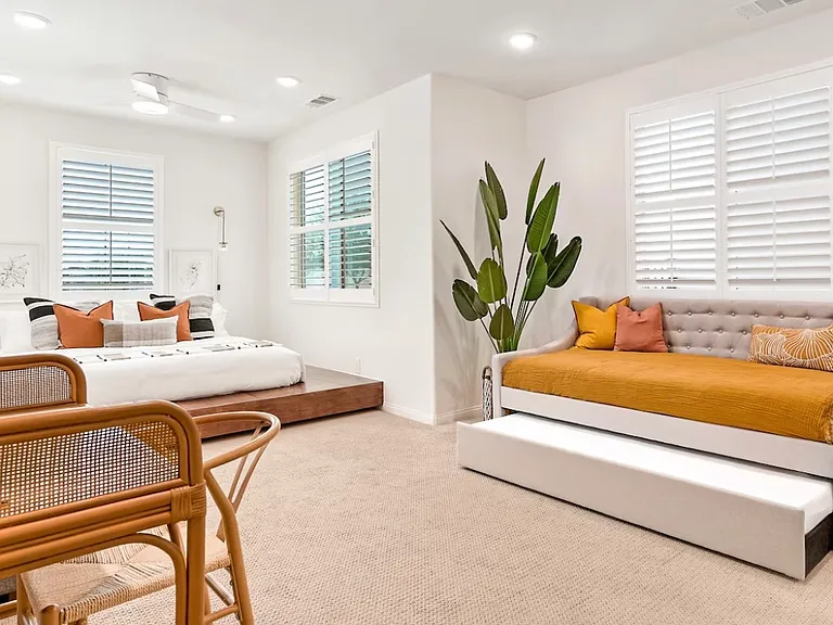 Burnett Dr — Photo 16