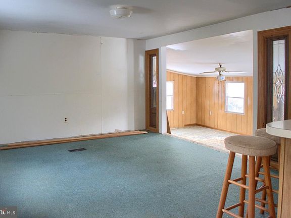 4th image of 435 Neitz Valley Rd