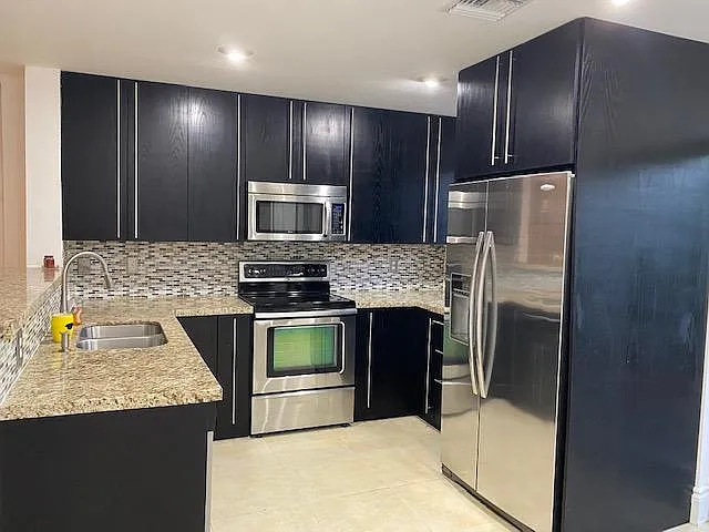 3 bed, $3,600 — Photo 4