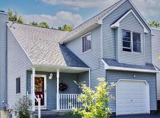 93 Cooks Ct, Waterford, NY 12188