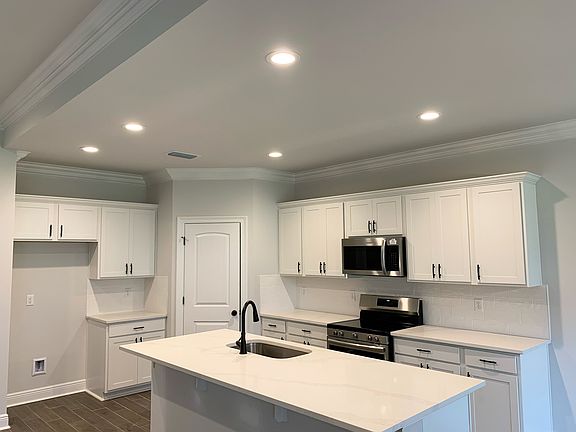 4th image of 5387 Adeline Cir