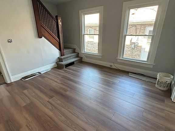 2nd image of 1219 Creighton Ave
