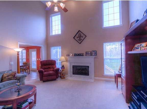 4th image of 1010 Cody Ln