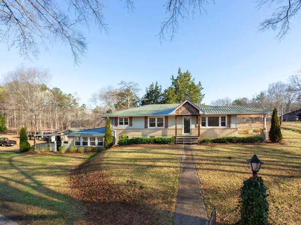 220 Gate 8 Rd, Anniston, AL 36201