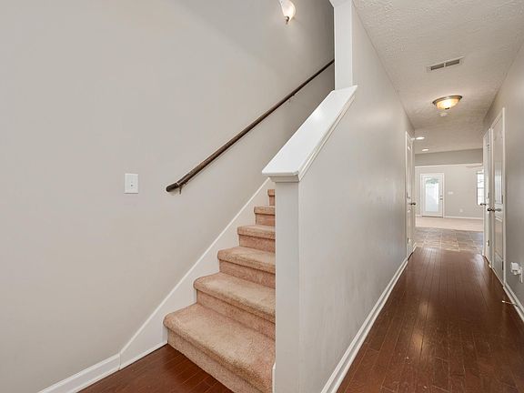 3rd image of 4347 Aurora Cir