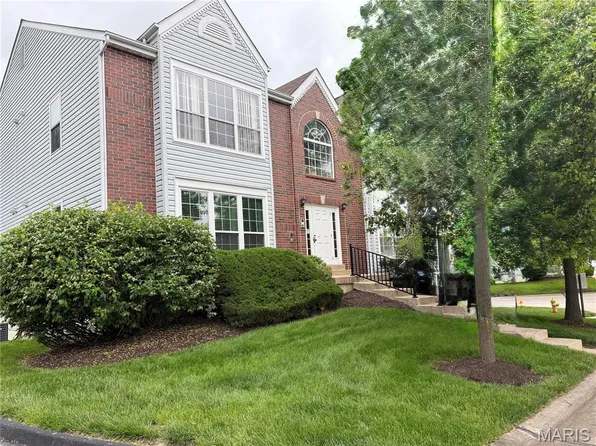 84 Timber Creek Dr #8D, O'Fallon, MO 63368