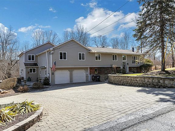 3rd image of 204 Cherry Hill Road