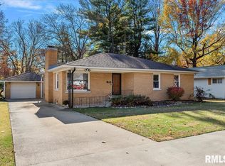 187 Circle Dr, Springfield, IL 62703