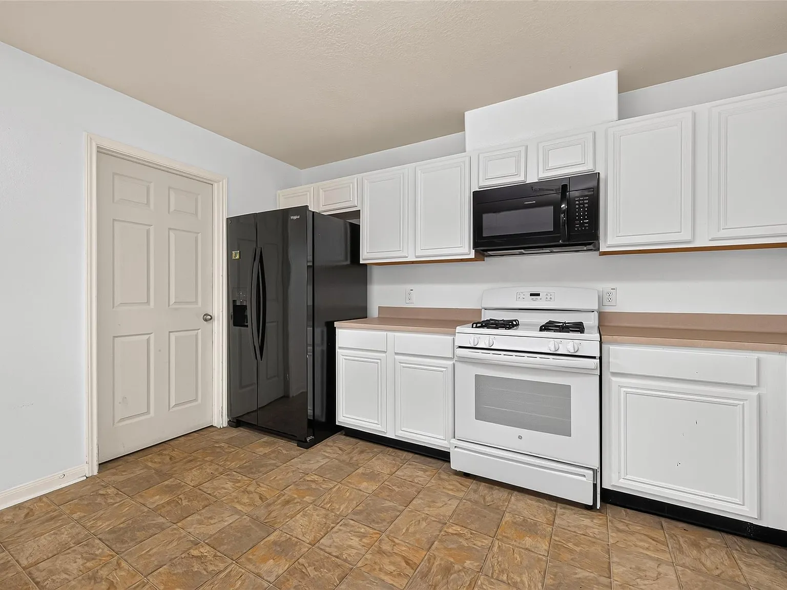 3 bed, 2.0 bath, 1495 sqft, $1,850 — Photo 1