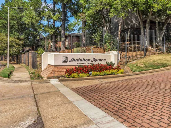 812 Creekside Dr #2, Memphis, TN 38117