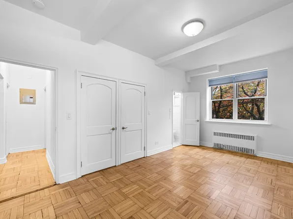 3850 Hudson Manor Terrace image 14 of 32