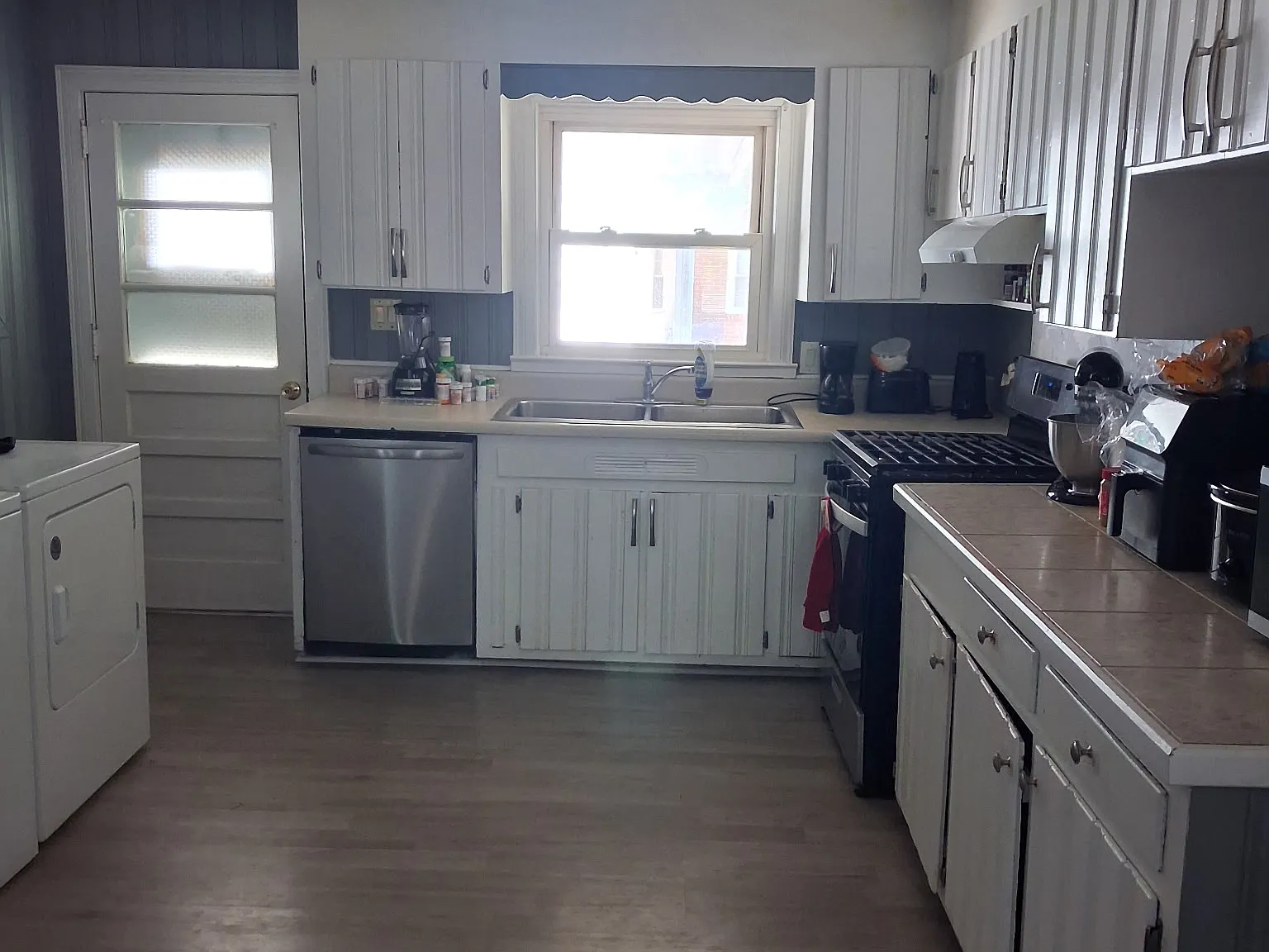 4 bed, 1719 sqft, $1,800 — Photo 1