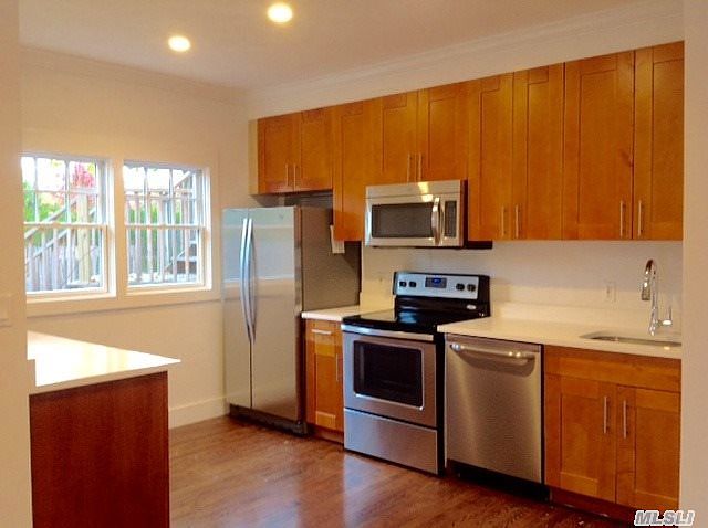 1st image of 48 Quogue St