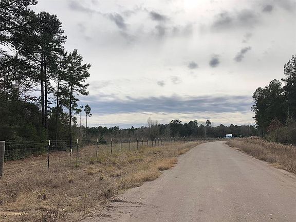 2nd image of 2564 County Road 282