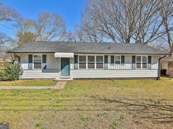 4 Cherokee St, Newnan, GA 30263