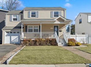 41 Wilbur Rd, Bergenfield, NJ 07621