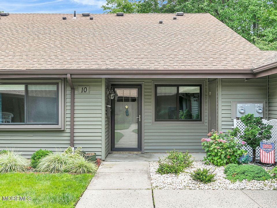 1st image of 10 Medford Court