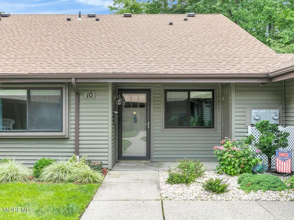 10 Medford Court, Red Bank, NJ 07701