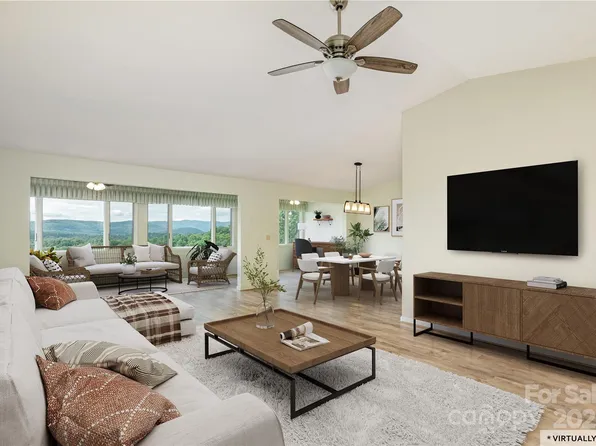 140 Bent Tree Dr #3, Laurel Park, NC 28739