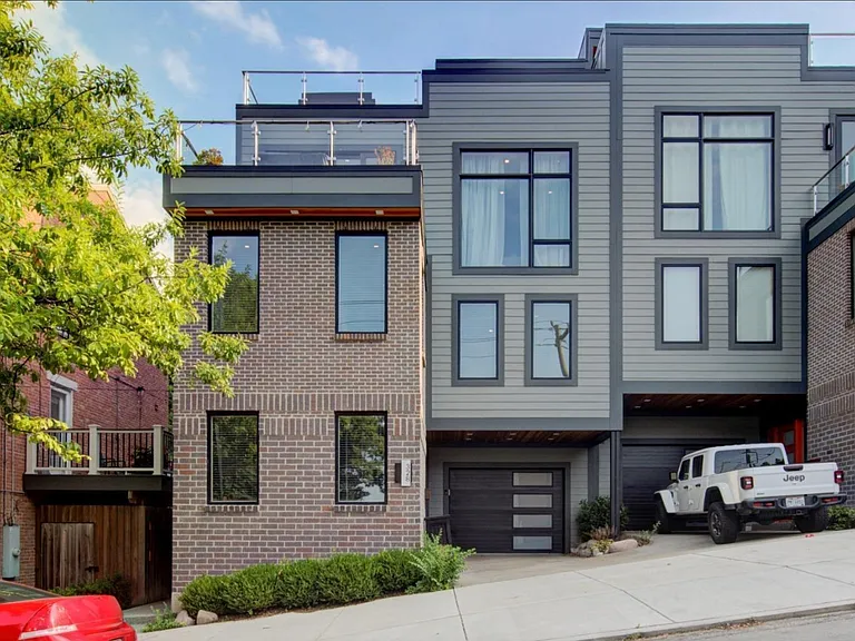 328 Mulberry St — Photo 2