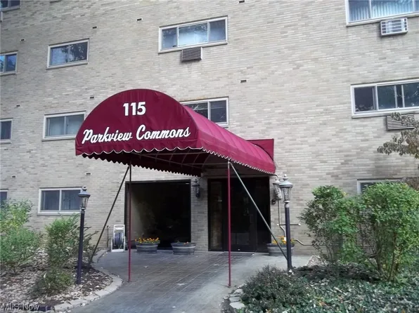 115 S Rocky River Dr APT 305, Berea, OH 44017
