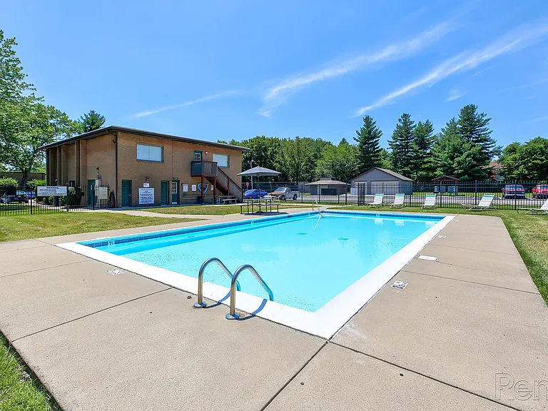 Glenview Apartments — Photo 11