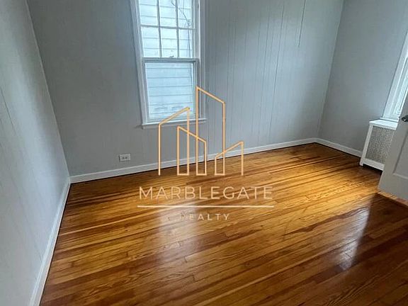 5th image of 10-12 McKay Ave #11L