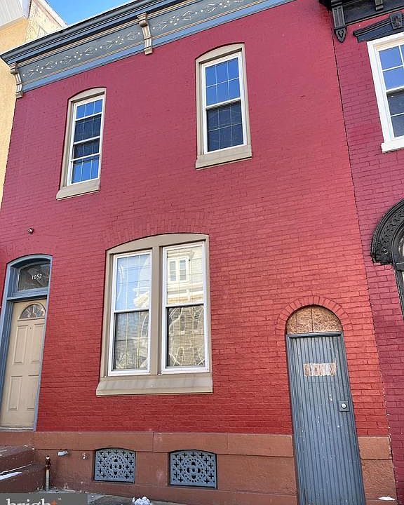 2nd image of 1052 Greenwich St