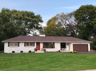 15540 Franklin Dr, Brookfield, WI 53005