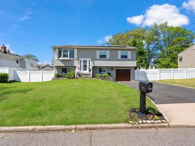 105 Fountain Avenue, Selden, NY, 11784